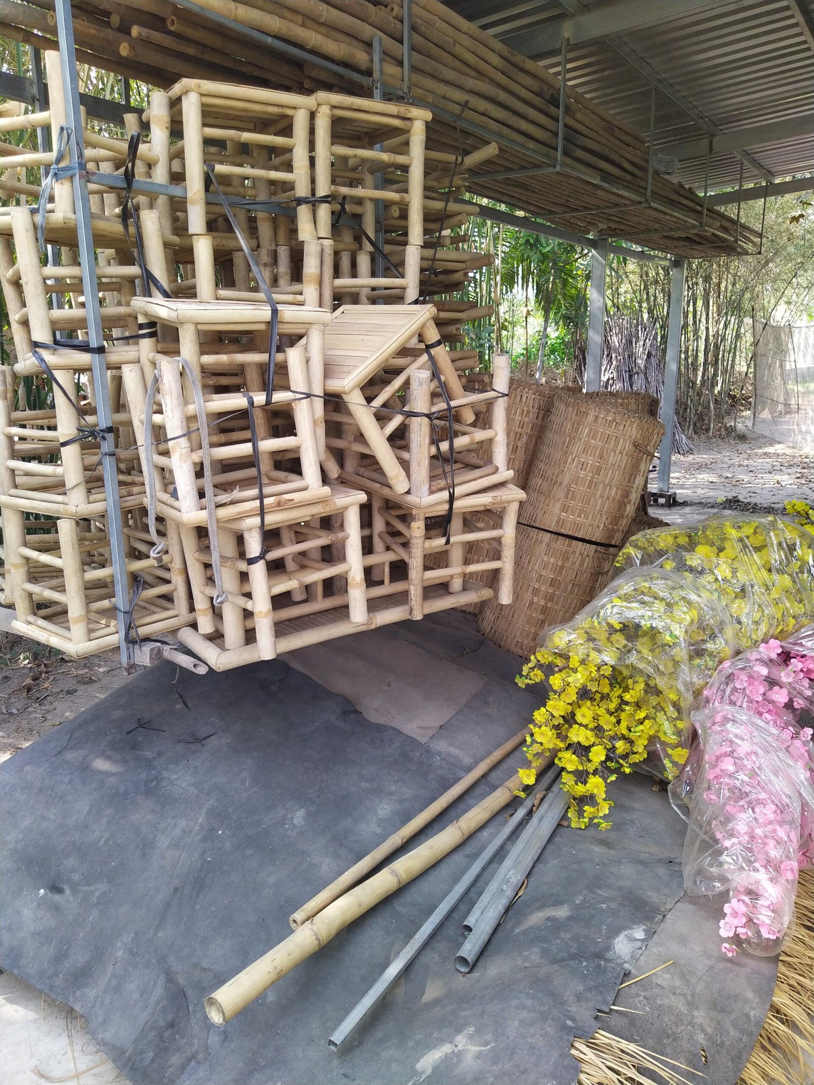 Cho thuê bàn ghế tre tại Bình Dương