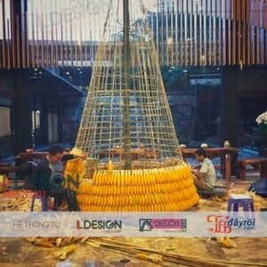 Cho thuê cây thông noel bằng bắp ngô