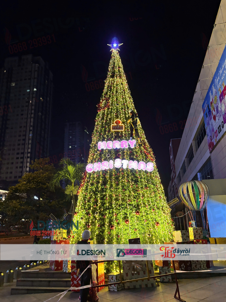 Thi Công Cây Thông Noel Khổng Lồ Tại Lotte Mart Nam Sài Gòn – Quận 7